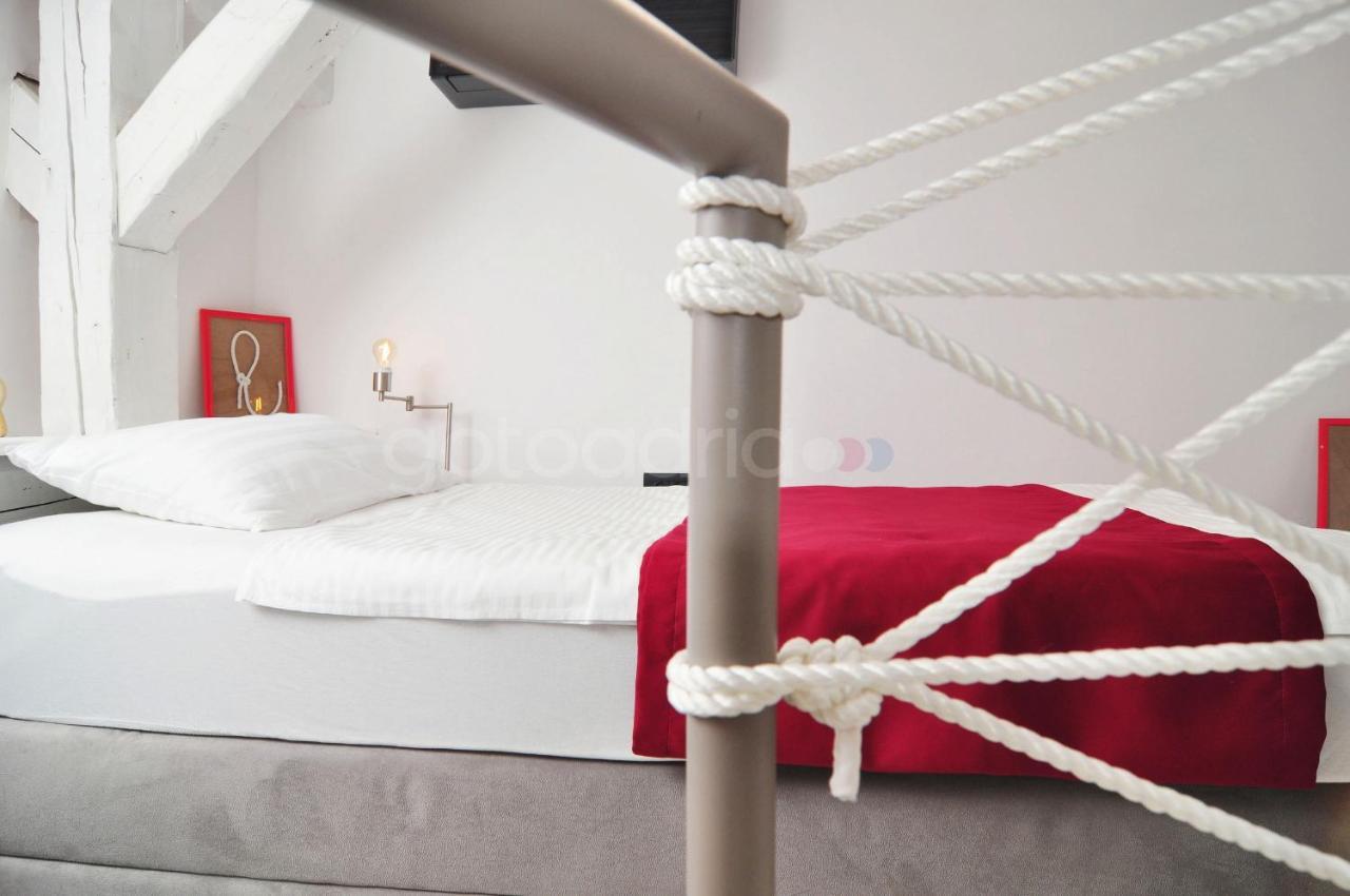 ماكارسكا Beachfront Deluxe B&B المظهر الخارجي الصورة
