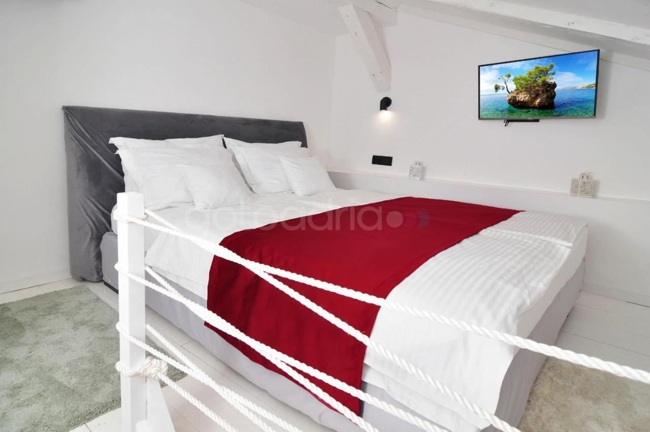 ماكارسكا Beachfront Deluxe B&B المظهر الخارجي الصورة